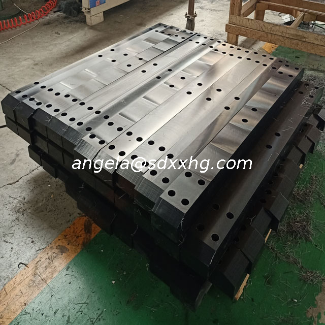 UHMWPE Strips for Amphibious Excavator (1)