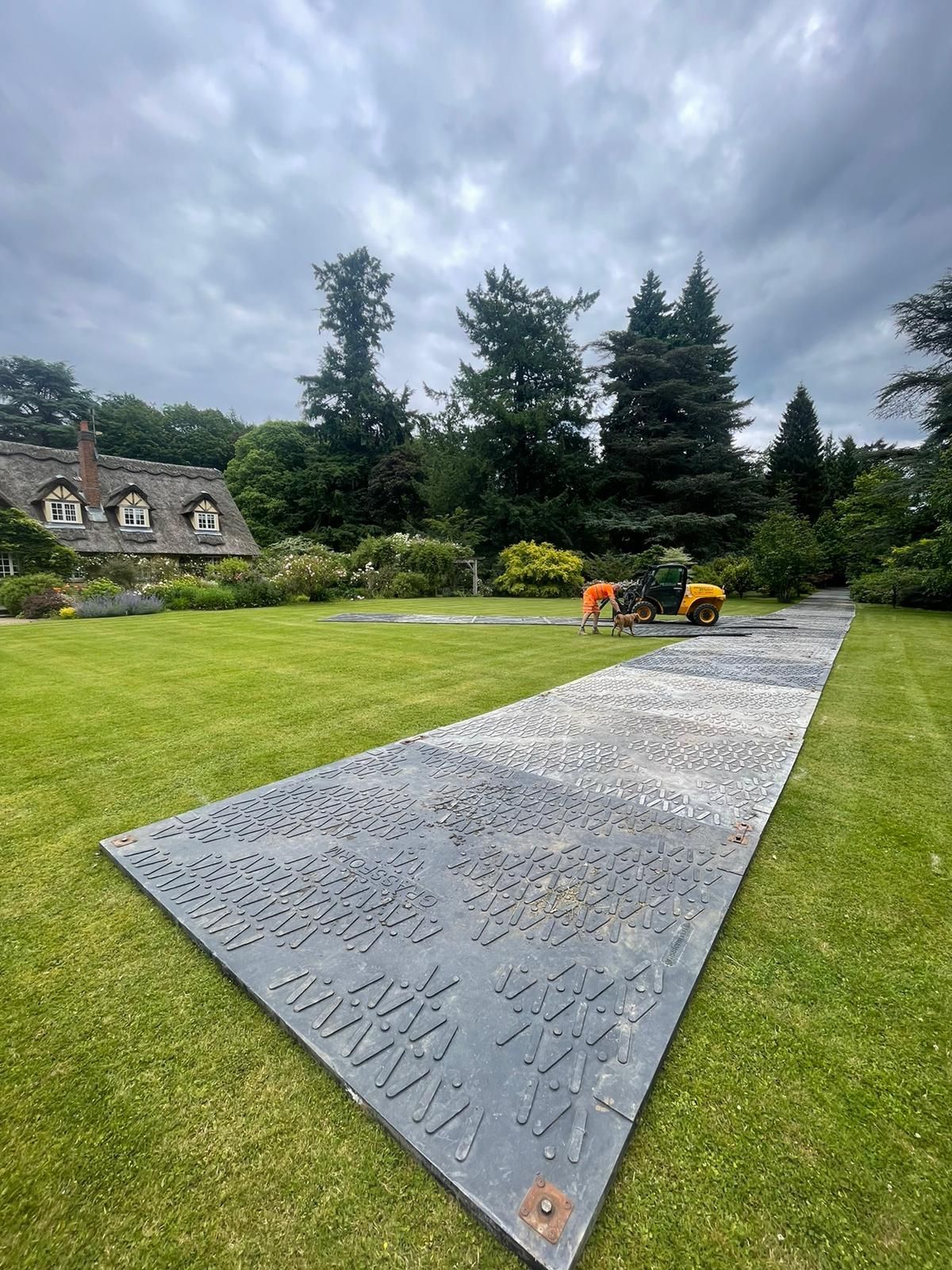 Heavy-duty Ground Protection Mats Provide You with A Safe And Stable Working Environment.